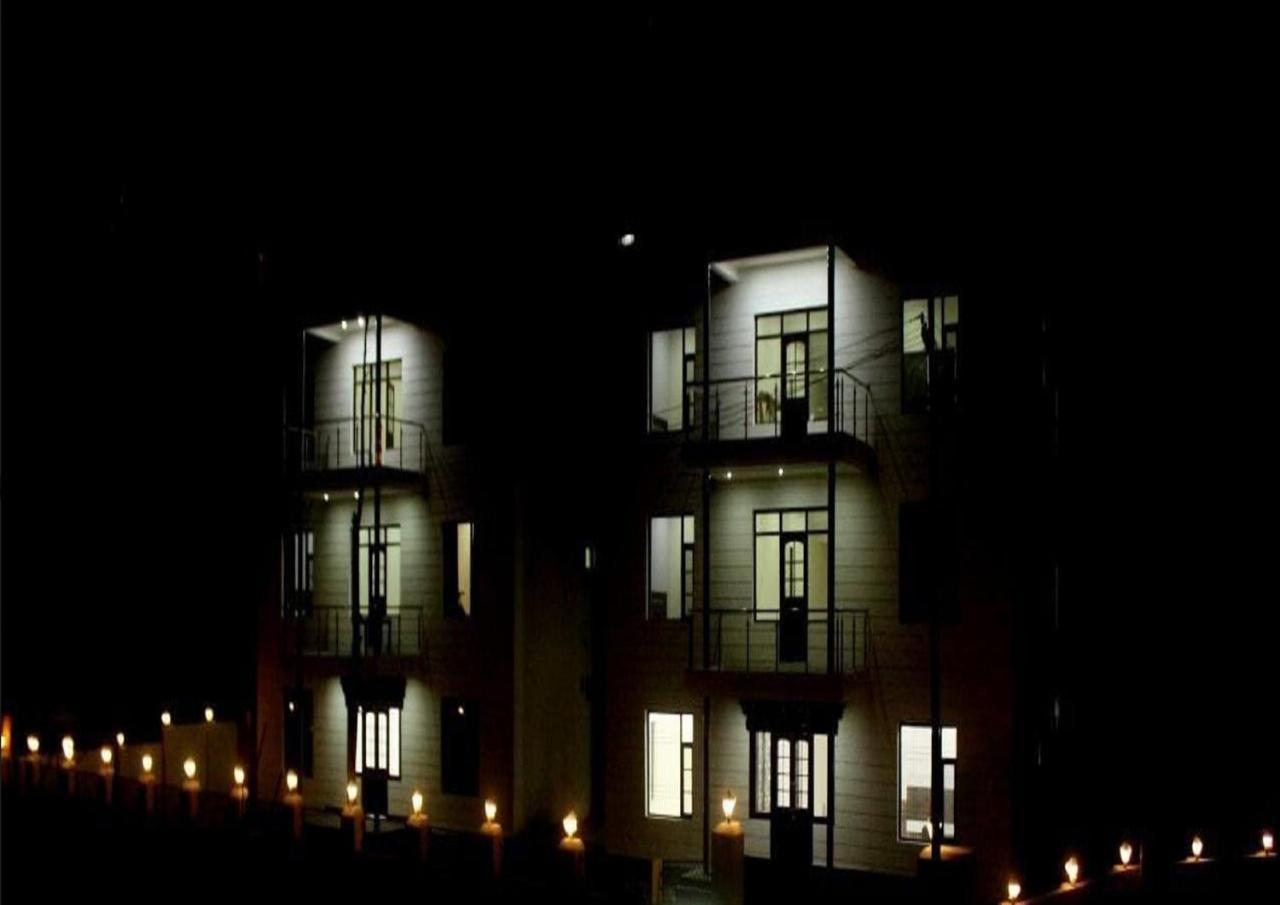 Hotel Kargil Heights Eksteriør billede