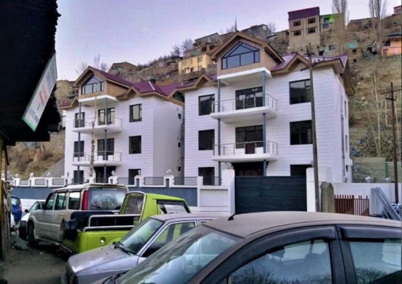 Hotel Kargil Heights Eksteriør billede